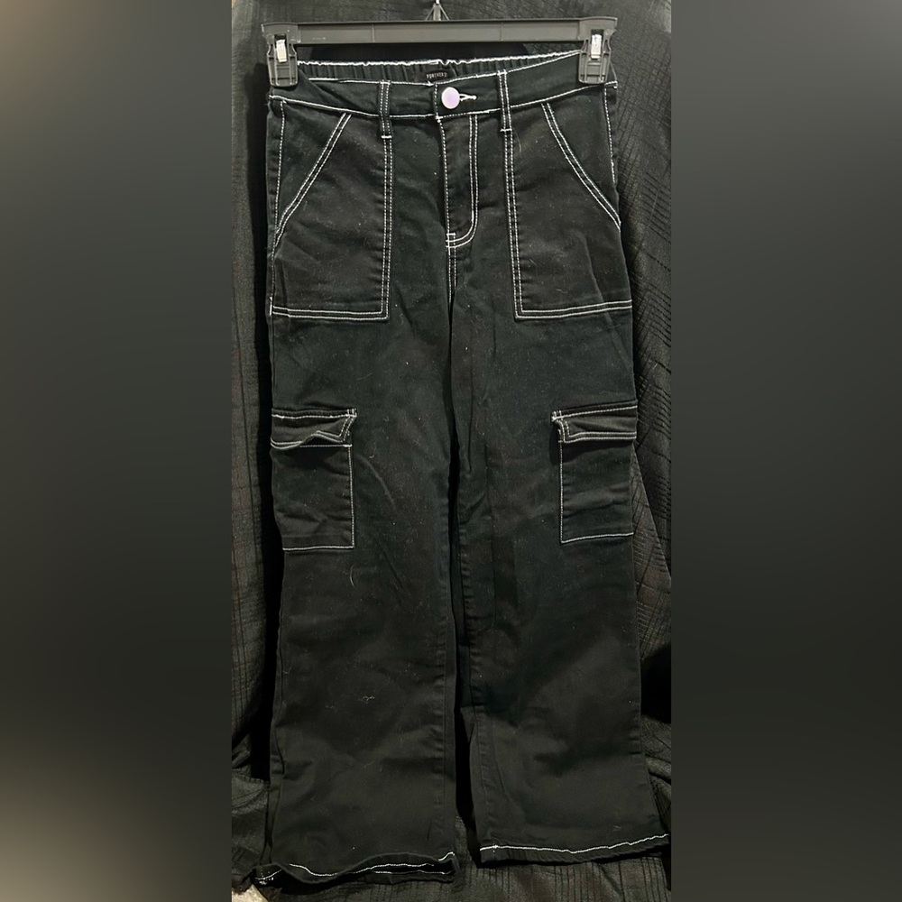Forever 21 Wide leg Cargo pant. Size SM